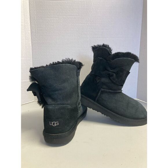 UGG‎ Bailey Girls, Black Boots, Sz 3, Bow on side - Picture 2 of 12